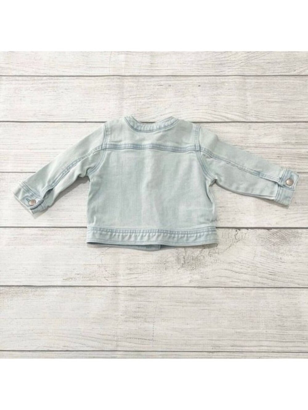 Old Navy Baby Light Wash Denim Jacket Button Front Closure 6-12 Months - Picture 4 of 4